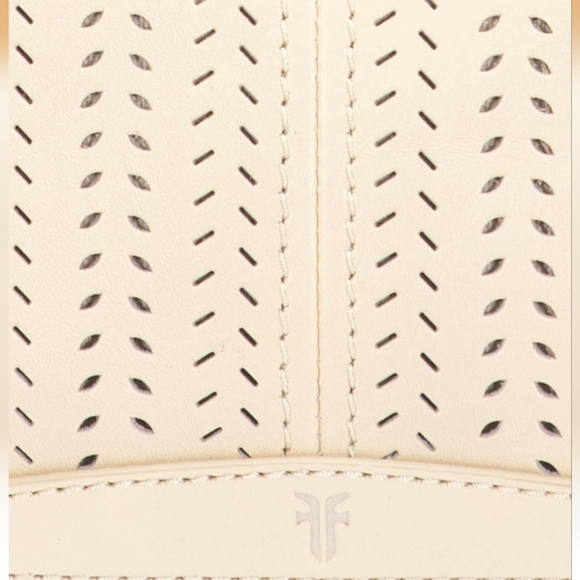 Frye - NEW Genuine Leather Spring/Summer Dainty Stella Baguette Shoulder Bag - Picture 6 of 9